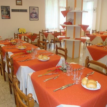 Hotel Graziana Riccione Dış mekan fotoğraf